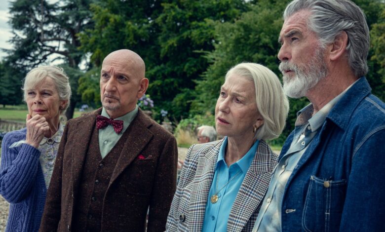 The cast of Nonnas