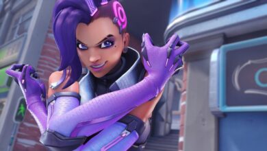 Freja aiming crossbow in Overwatch 2