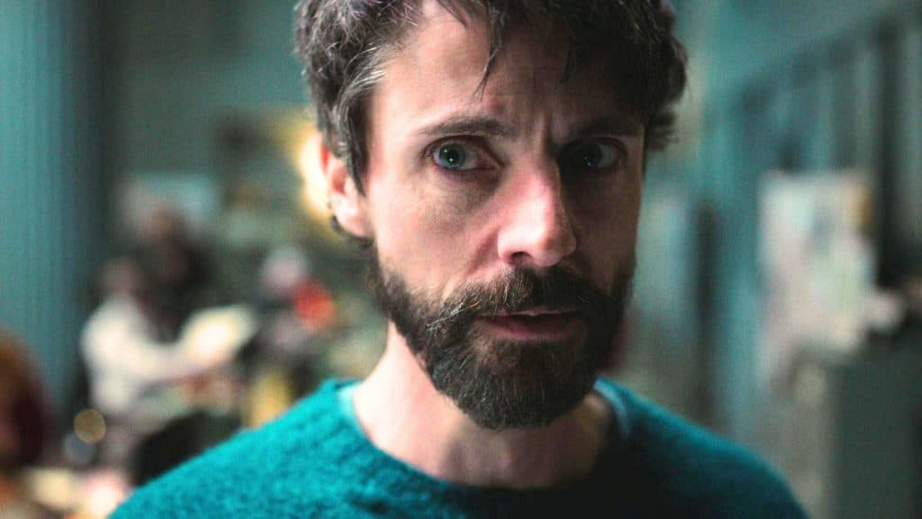Matthew Goode no departamento q