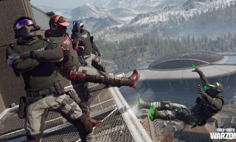 Black Ops 6 players running from explosion